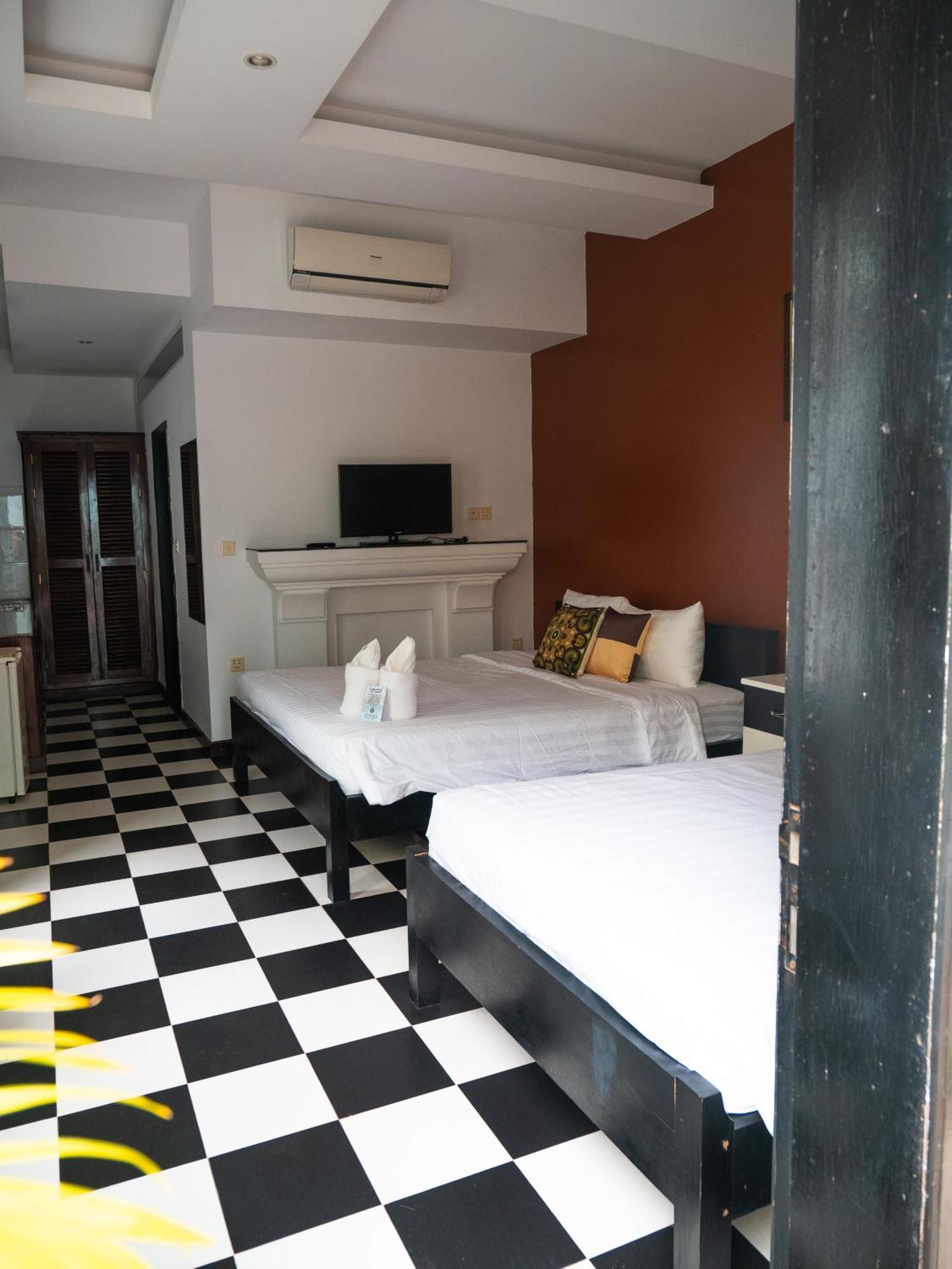The Bygone Hotel Siem Reap Exterior photo